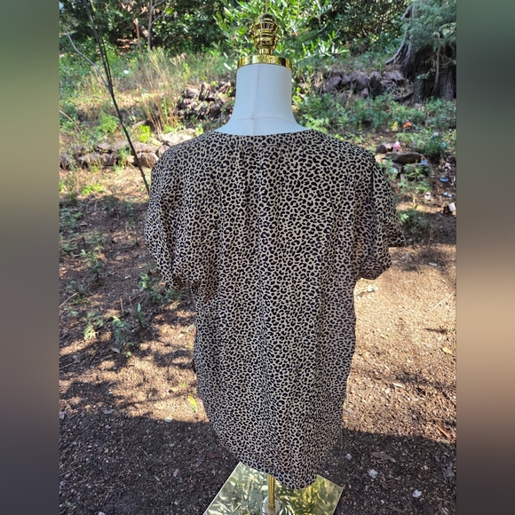 Old Navy Black and Tan Cheetah Print Flutter Sleeve Blouse - Picture 2 of 6